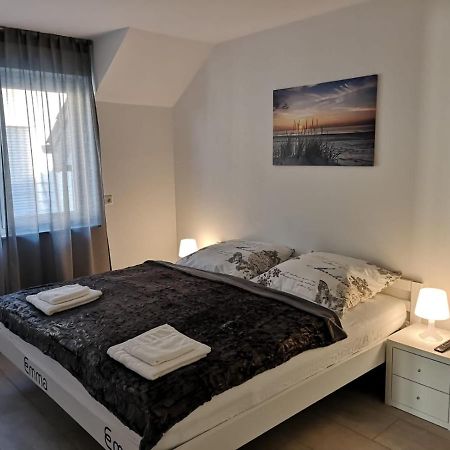 Modern Wohnen I Parkplatz I Wlan I Netflix I Balkon I 6 Schlafplaetze Lägenhet Bad Oeynhausen Exteriör bild