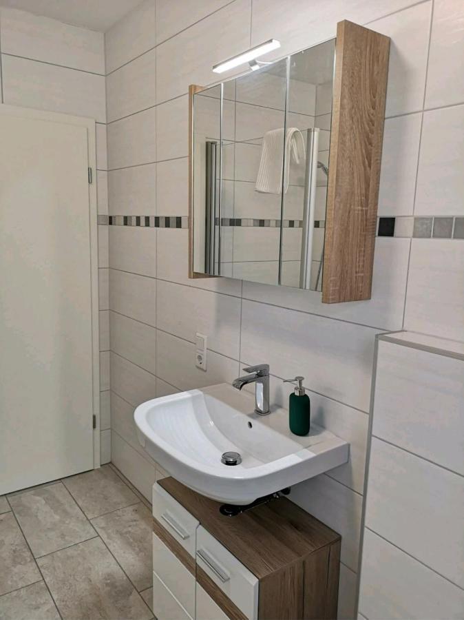 Modern Wohnen I Parkplatz I Wlan I Netflix I Balkon I 6 Schlafplaetze Lägenhet Bad Oeynhausen Exteriör bild